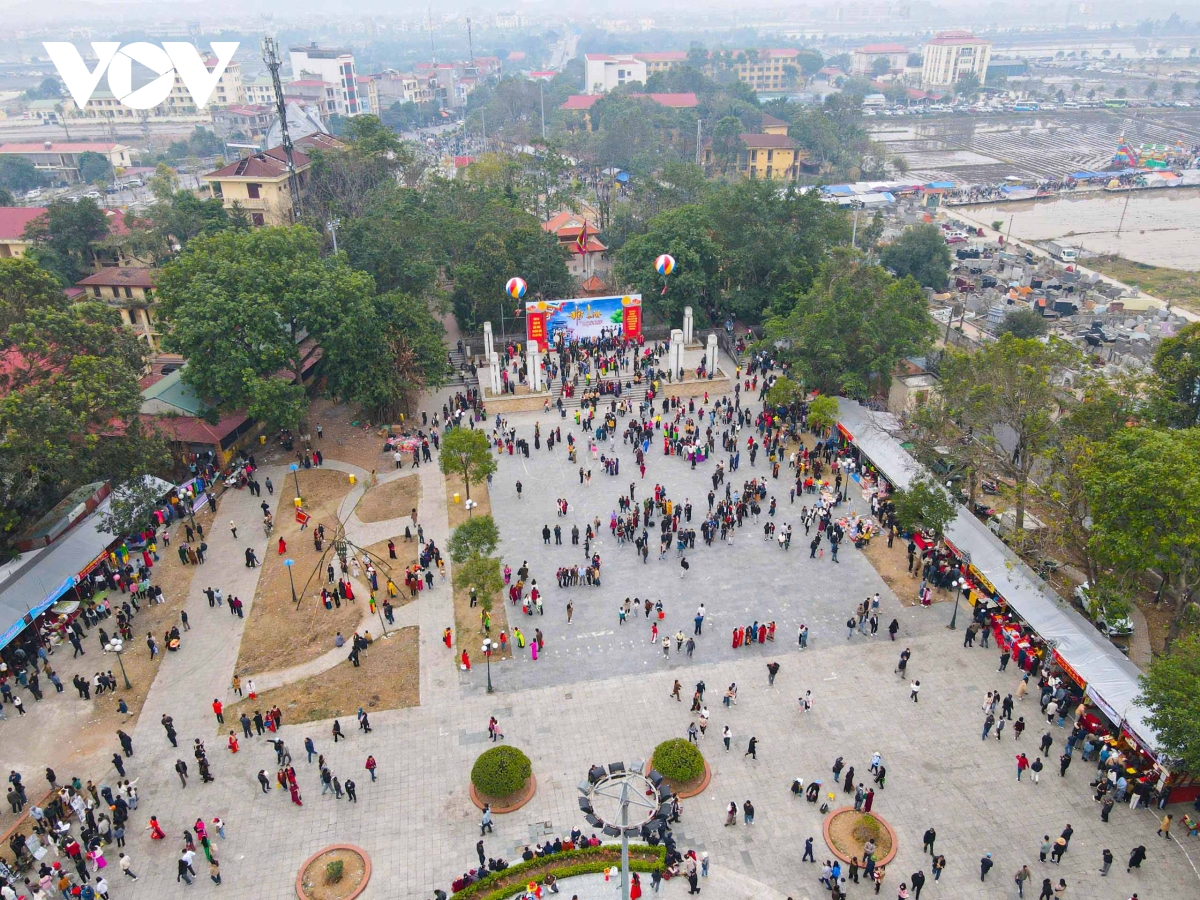 bắc ninh nghiêm cấm du khách uống rượu chơi đánh đu tại hội lim hình ảnh 9 bac ninh nghiem cam du khach uong ruou choi danh du tai hoi lim hinh anh 9