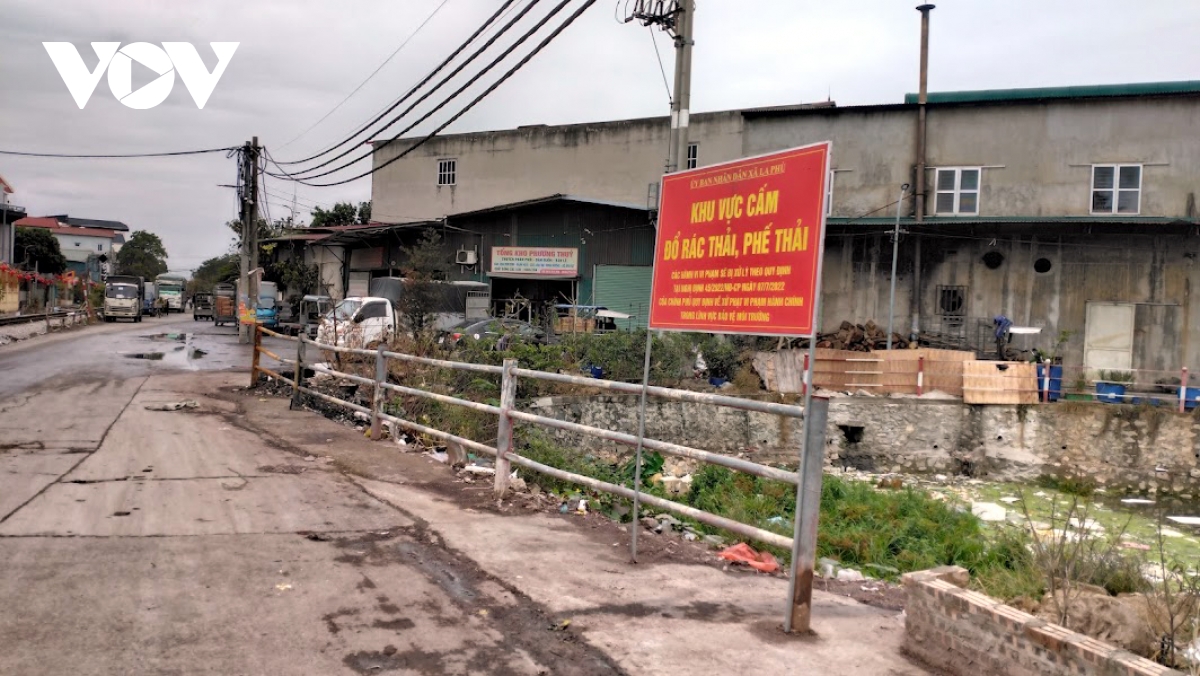 banh keo thanh rac chat dong o la phu, chinh quyen xa noi gi hinh anh 4