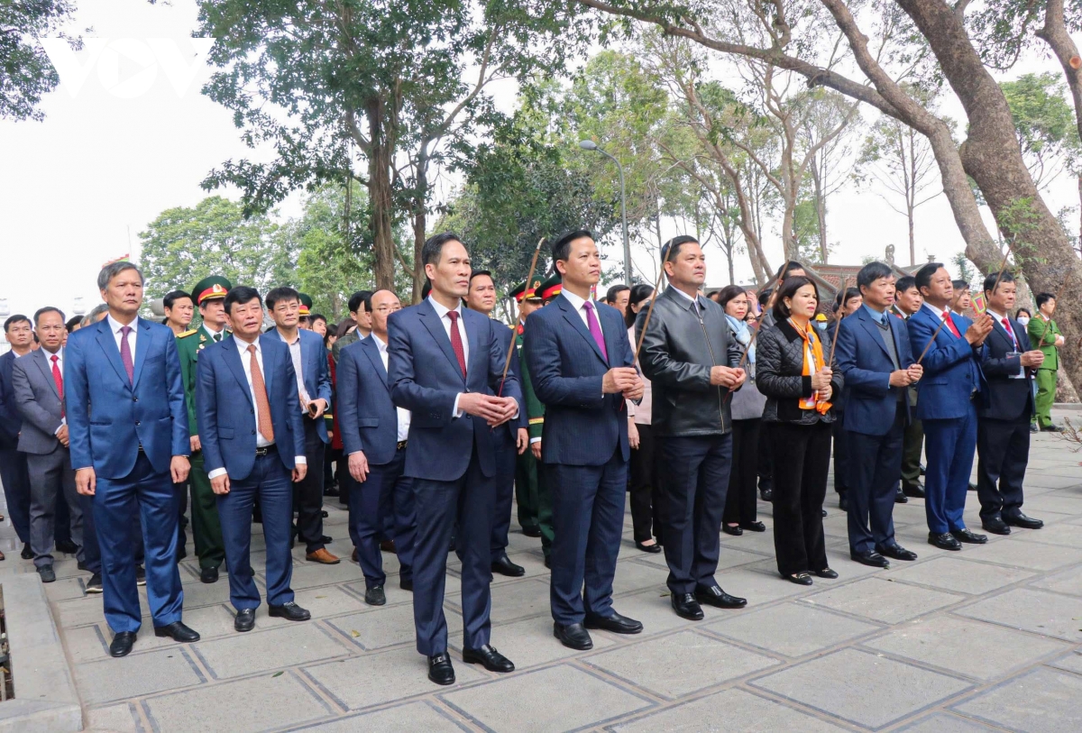 Dac sac le hoi kinh duong vuong - tuong nho Duc thuy to o bac ninh hinh anh 1