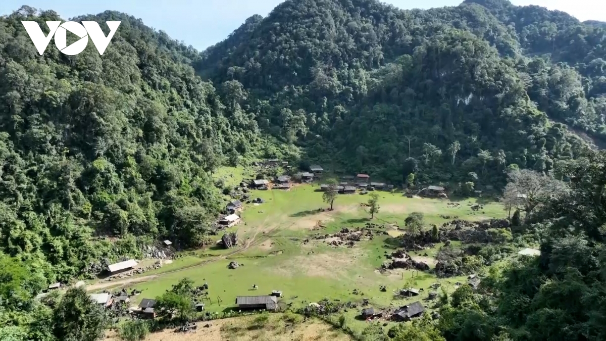 hang táu - điểm sáng phát triển du lịch của đồng bào mông ở sơn la hình ảnh 1 hang tau - diem sang phat trien du lich cua dong bao mong o son la hinh anh 1