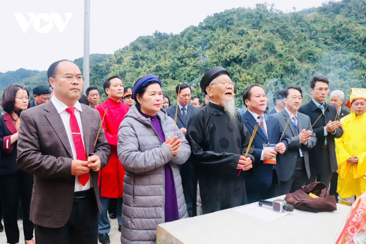 le hoi Den tho vua le thai to - Diem hen van hoa giua dai ngan tay bac hinh anh 5