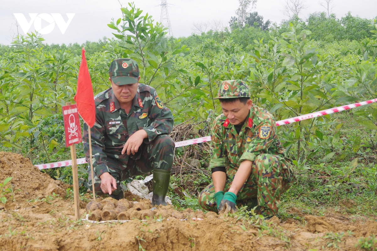 quang tri xu ly an toan ham dan con sot sau chien tranh hinh anh 1