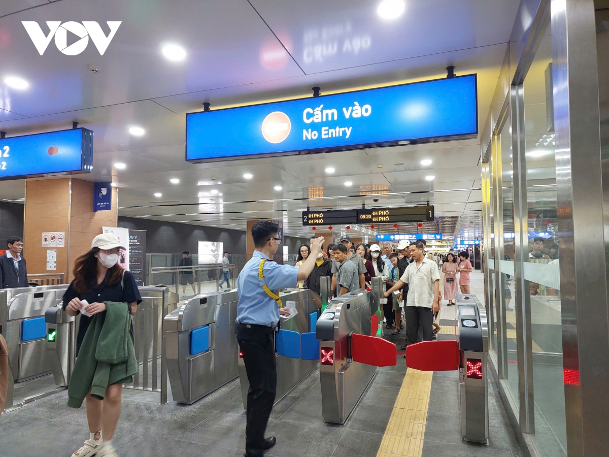 TP.HCM lý giải Metro số 1 dừng tàu, chạy chậm khi trời mưa