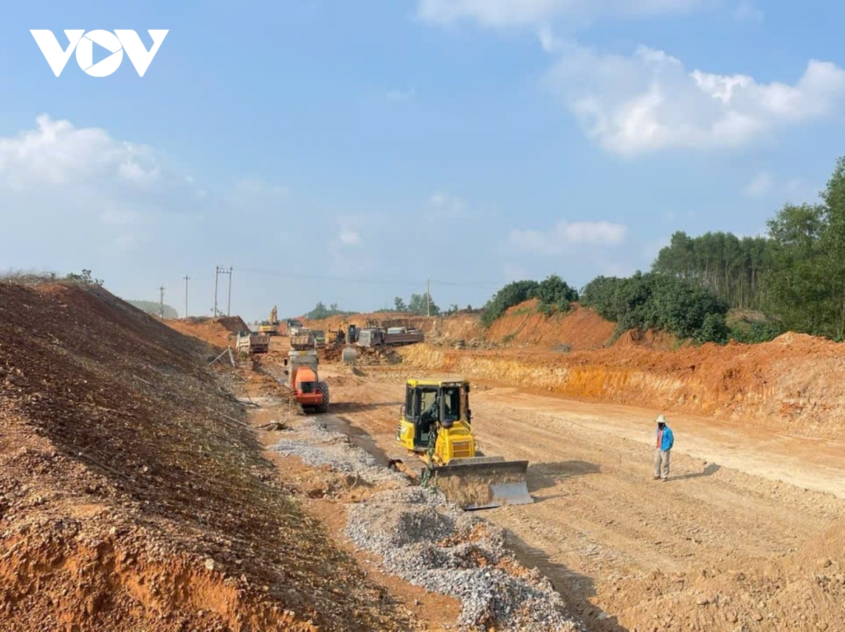 quảng bình bàn giao đủ mặt bằng sạch, nhà thầu tăng tốc thi công cao tốc bắc-nam hình ảnh 6 quang binh ban giao du mat bang sach, nha thau tang toc thi cong cao toc bac-nam hinh anh 6