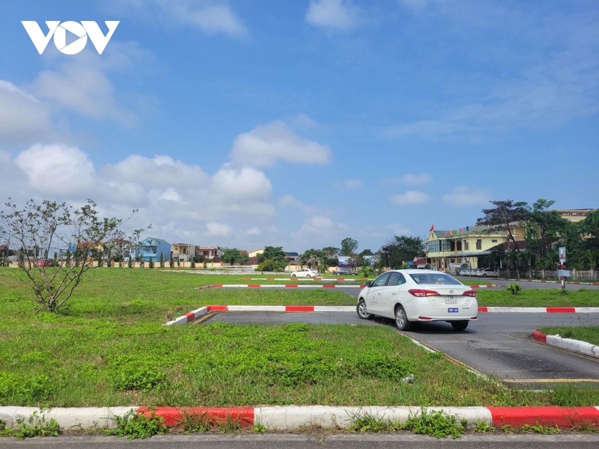 quảng bình dừng sát hạch giấy phép lái xe trong thời gian chuyển giao hình ảnh 3 quang binh dung sat hach giay phep lai xe trong thoi gian chuyen giao hinh anh 3