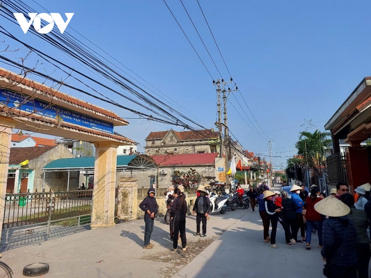155 học sinh không đến trường sau tết vì phụ huynh phản đối chuyển địa điểm học hình ảnh 2 155 hoc sinh khong den truong sau tet vi phu huynh phan doi chuyen dia diem hoc hinh anh 2