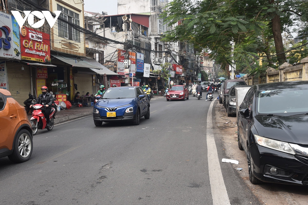 O to do tran lan lan chiem via he, long duong o ha noi hinh anh 5