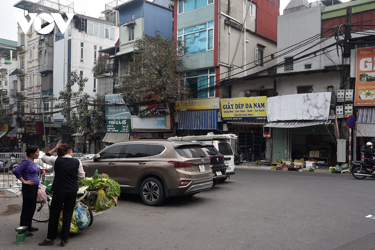 O to do tran lan lan chiem via he, long duong o ha noi hinh anh 6