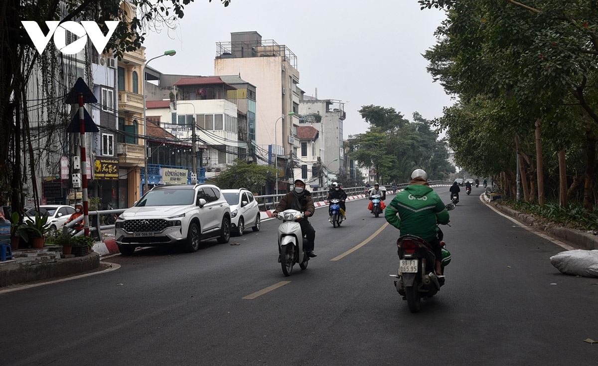 O to do tran lan lan chiem via he, long duong o ha noi hinh anh 7