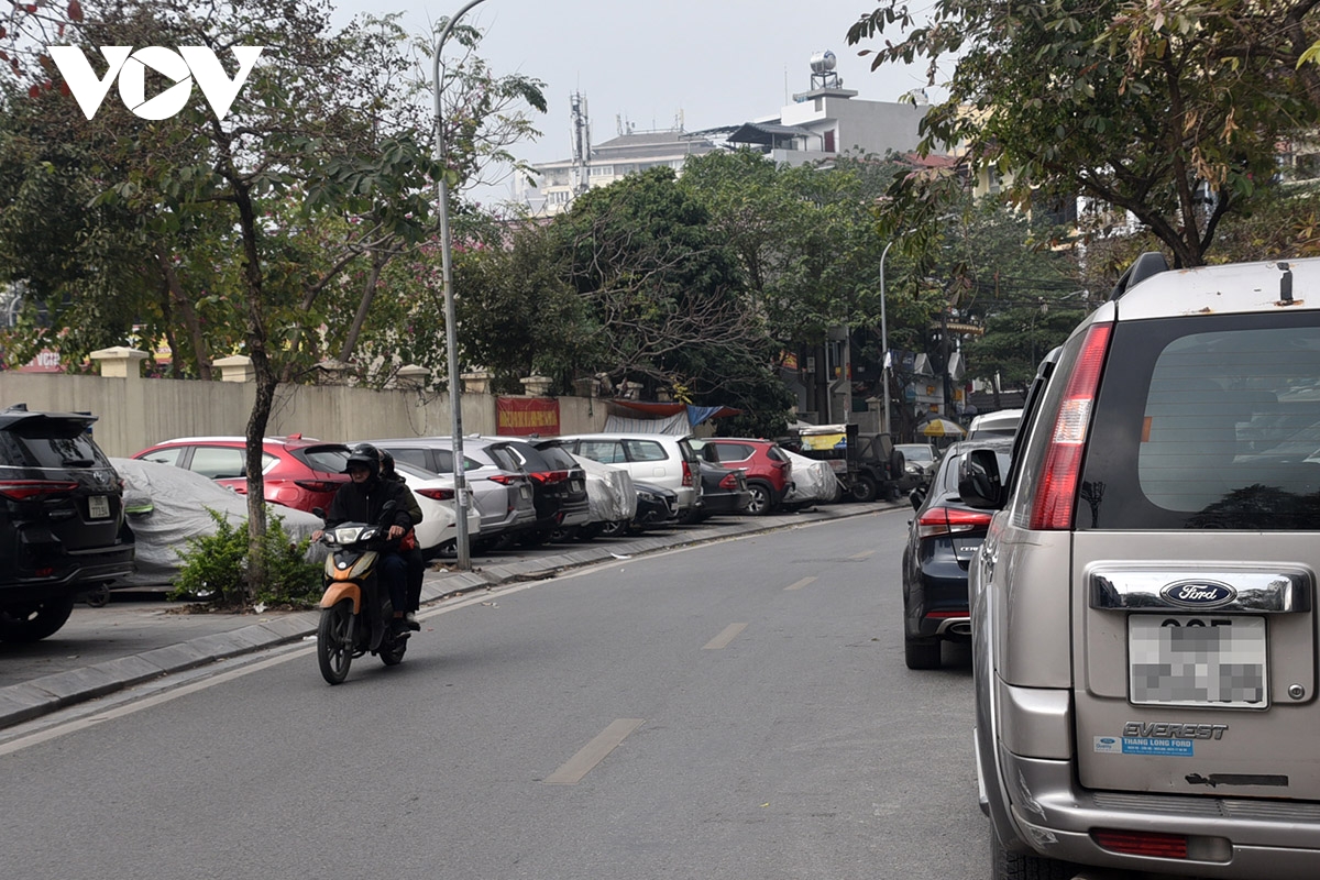 O to do tran lan lan chiem via he, long duong o ha noi hinh anh 10