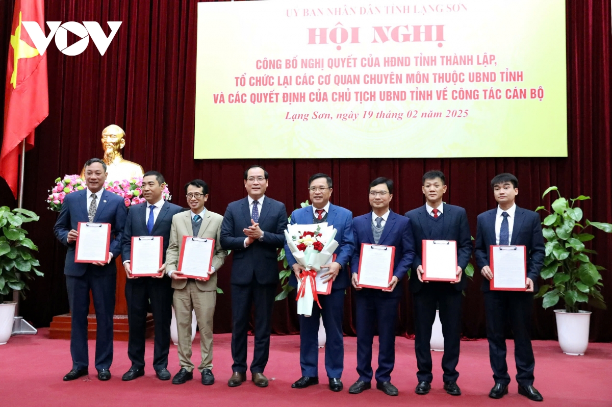 lạng sơn công bố nghị quyết thành lập các sở và công tác cán bộ hình ảnh 2 lang son cong bo nghi quyet thanh lap cac so va cong tac can bo hinh anh 2