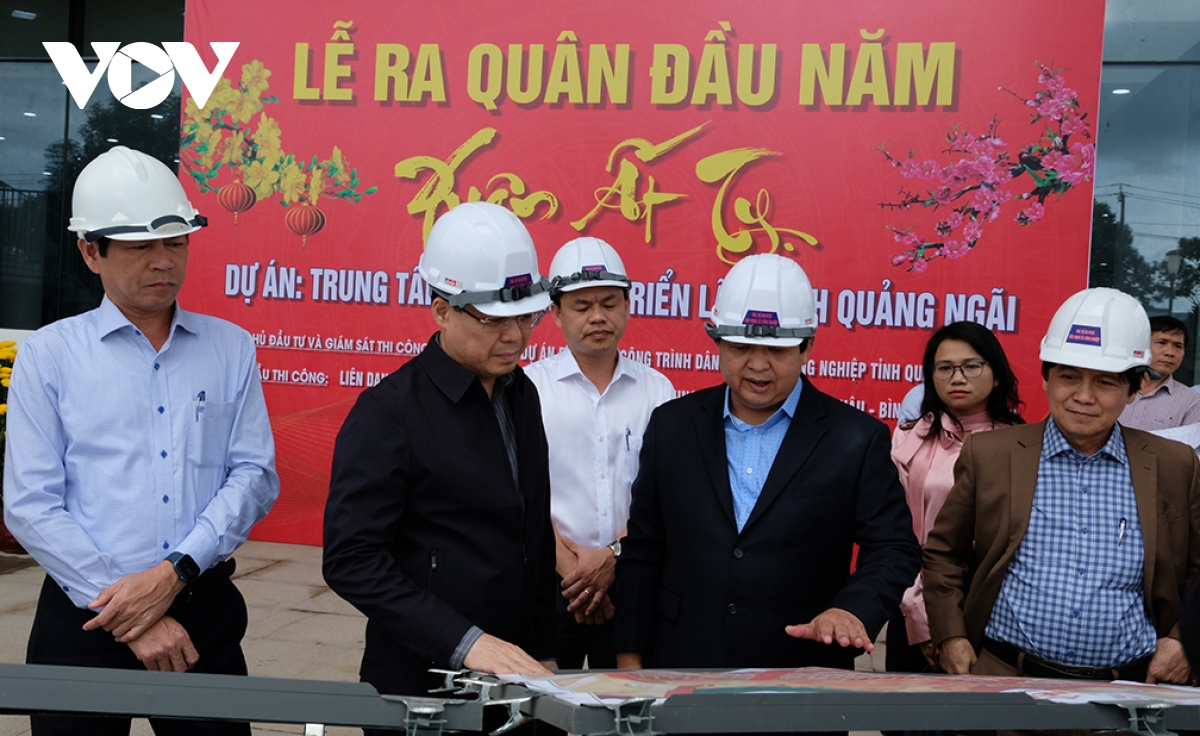lãnh đạo tỉnh quảng ngãi kiểm tra tiến độ thi công trên các dự án trọng điểm hình ảnh 1 lanh dao tinh quang ngai kiem tra tien do thi cong tren cac du an trong diem hinh anh 1