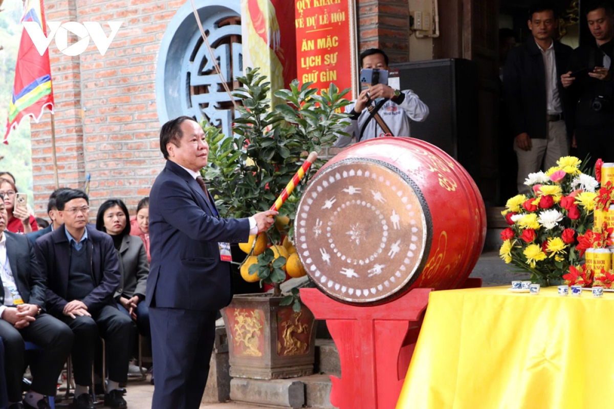 le hoi Den tho vua le thai to - Diem hen van hoa giua dai ngan tay bac hinh anh 7