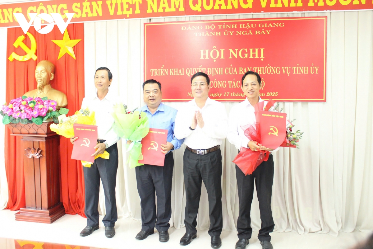 hậu giang công bố các quyết định của ban thường vụ tỉnh ủy về công tác cán bộ hình ảnh 2 hau giang cong bo cac quyet dinh cua ban thuong vu tinh uy ve cong tac can bo hinh anh 2