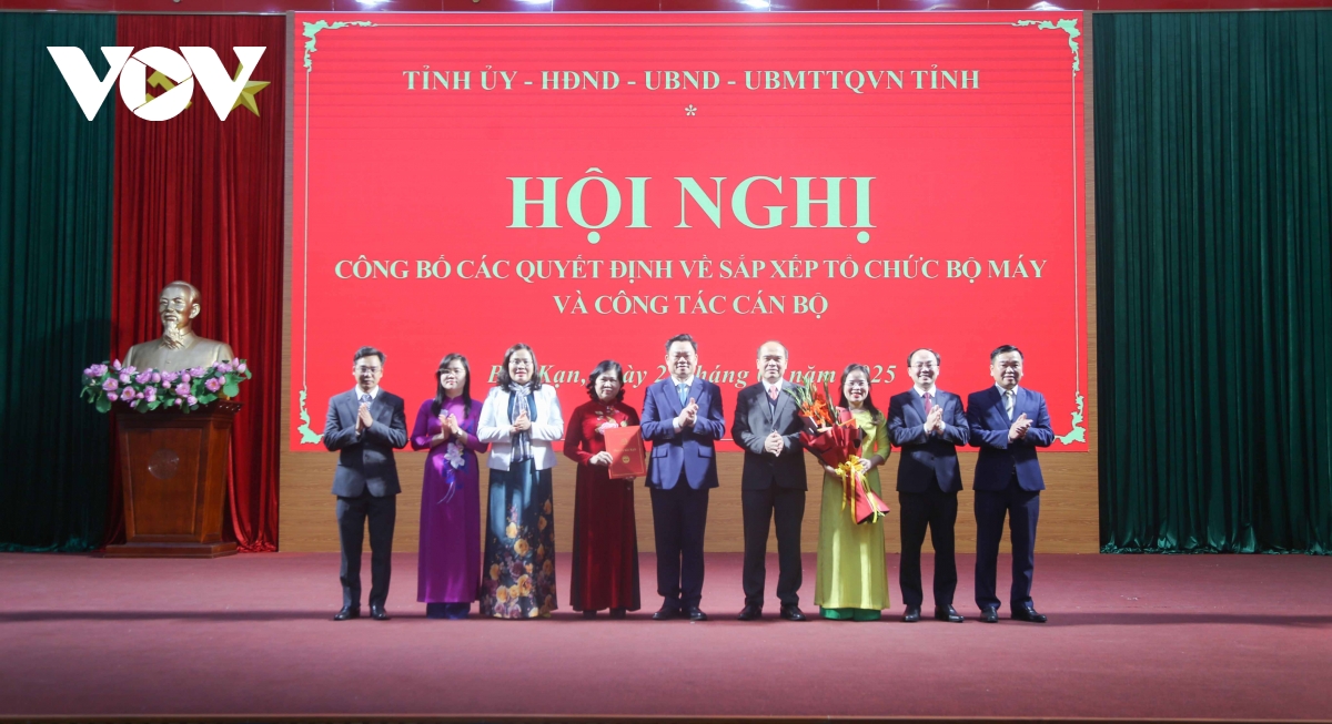 bắc kạn công bố quyết định sắp xếp tổ chức bộ máy và công tác cán bộ hình ảnh 2 bac kan cong bo quyet dinh sap xep to chuc bo may va cong tac can bo hinh anh 2