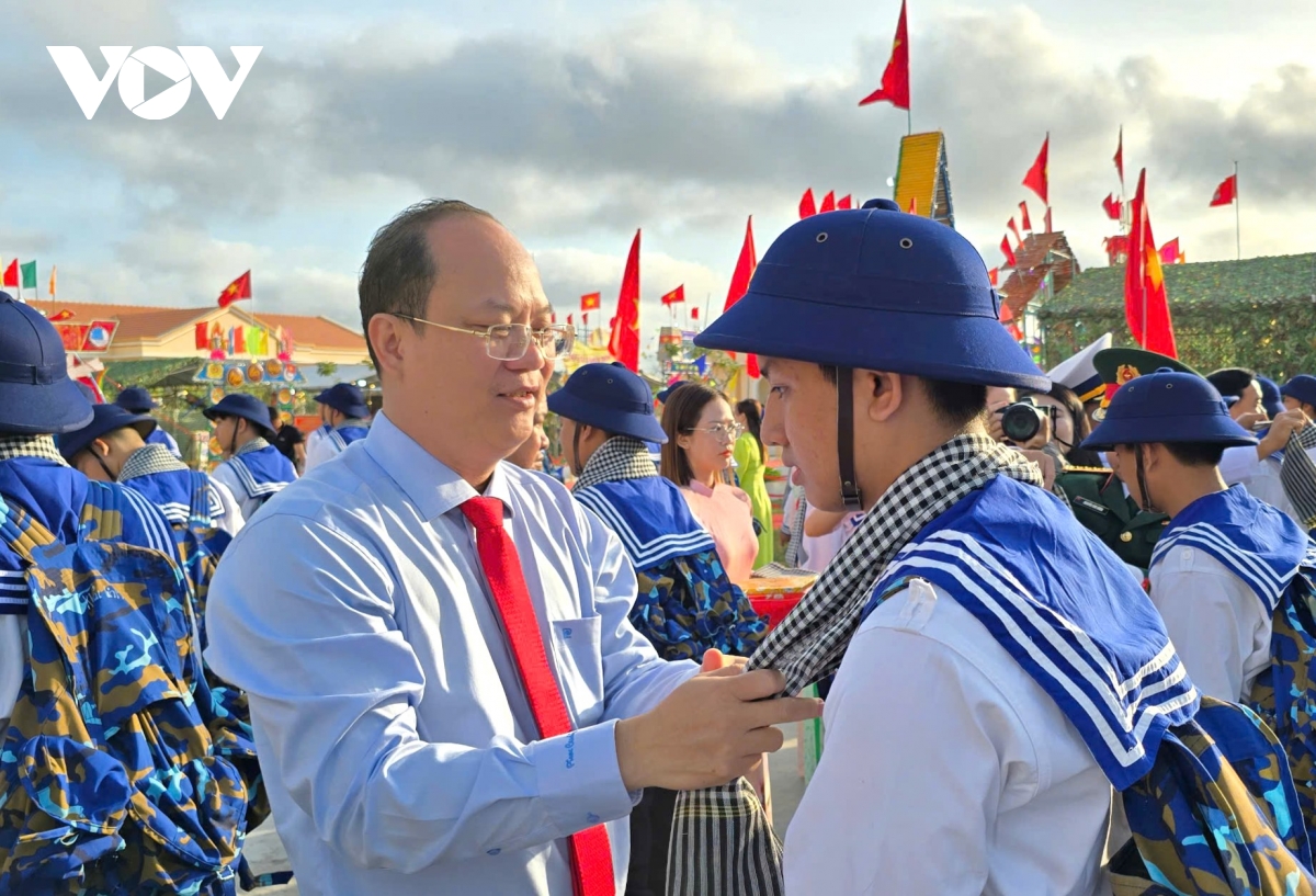 cap nhat lanh dao nhieu dia phuong dong vien tan binh len duong nhap ngu hinh anh 37