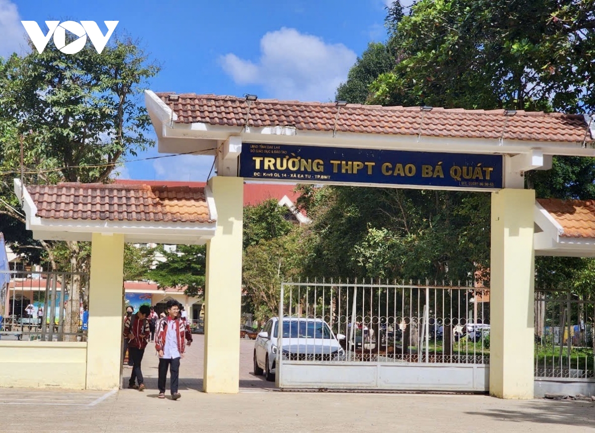 Đắk lắk kết luận vụ giám đốc sở bị tố nâng đỡ không trong sáng nữ hiệu trưởng hình ảnh 1 Dak lak ket luan vu giam doc so bi to nang do khong trong sang nu hieu truong hinh anh 1