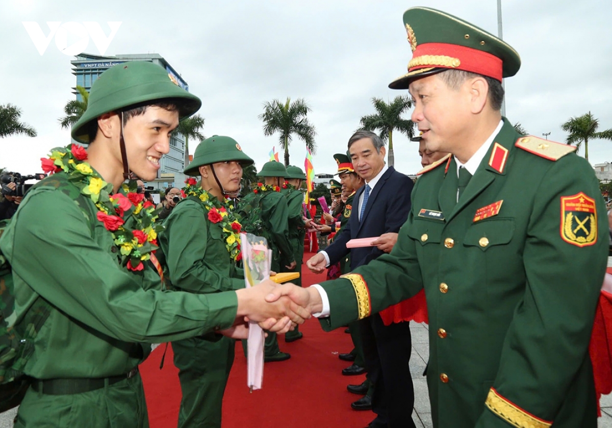 tuổi trẻ miền trung nô nức tòng quân hình ảnh 2 tuoi tre mien trung no nuc tong quan hinh anh 2