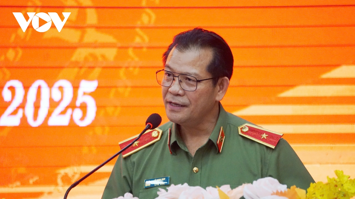 11 lãnh đạo, chỉ huy công an tỉnh Đắk lắk nghỉ hưu trước tuổi hình ảnh 2 11 lanh dao, chi huy cong an tinh Dak lak nghi huu truoc tuoi hinh anh 2