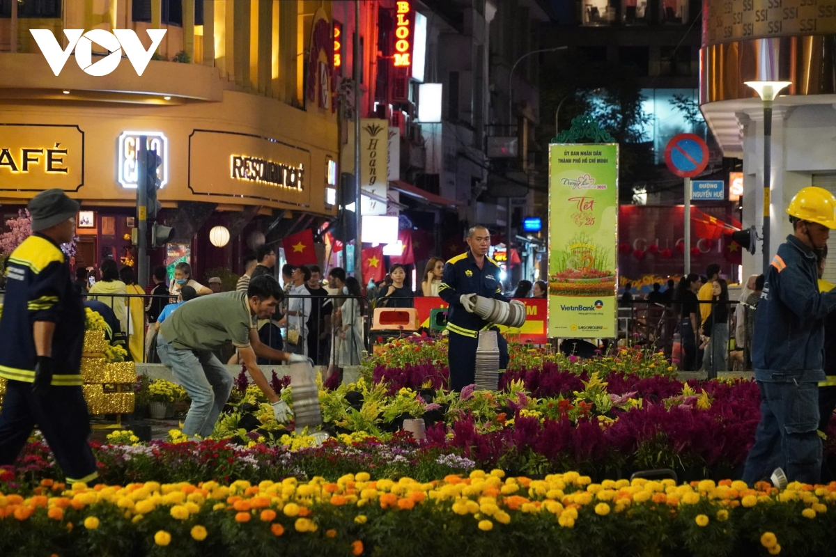 xuyen dem don Duong hoa nguyen hue hinh anh 2