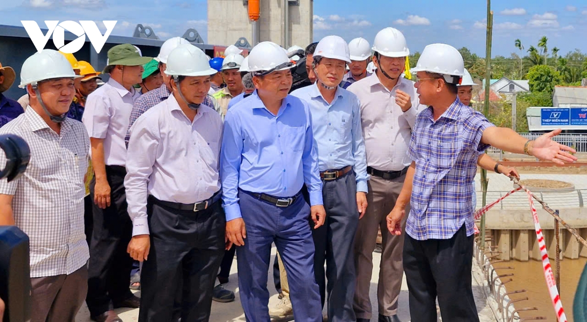Vận hành Cống âu Rạch Mọp (tỉnh Sóc Trăng) ứng phó hạn mặn