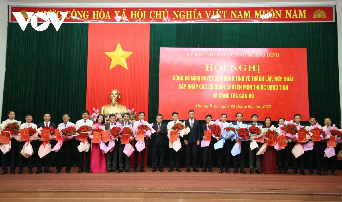 quảng bình bổ nhiệm các giám đốc sở sau khi thành lập sở mới hình ảnh 1 quang binh bo nhiem cac giam doc so sau khi thanh lap so moi hinh anh 1