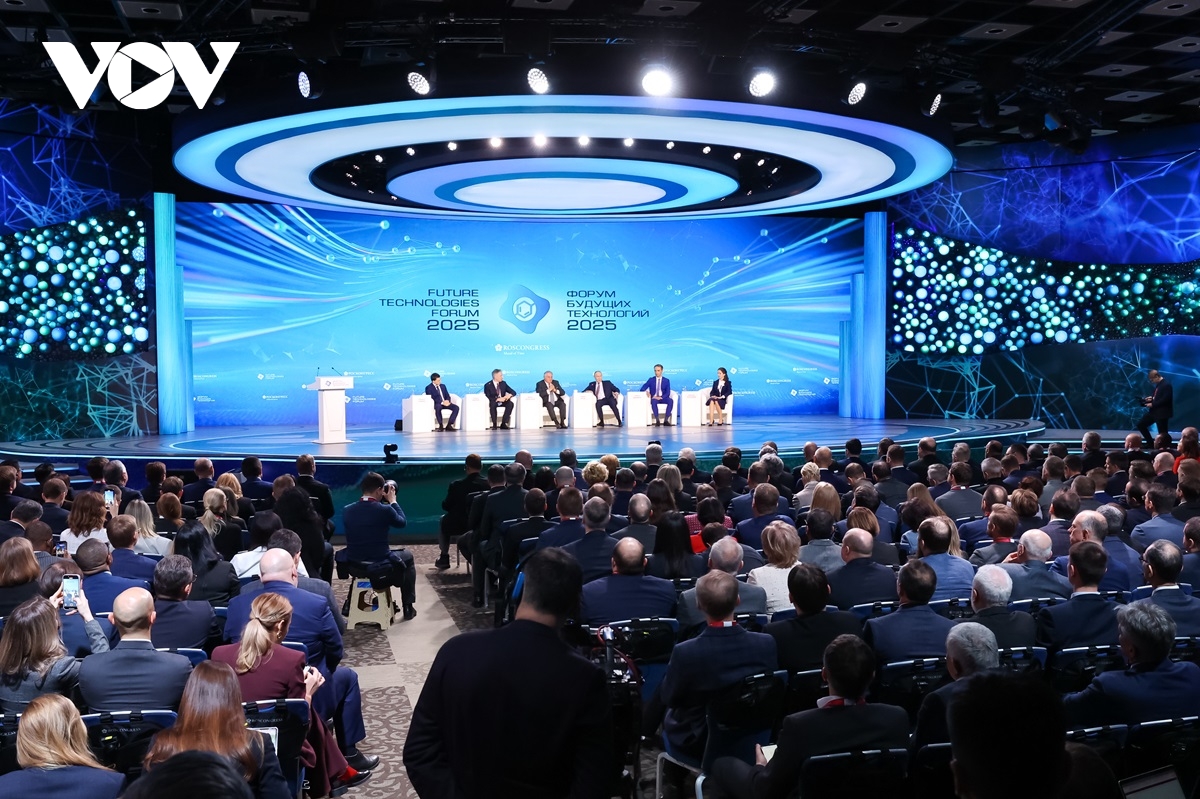 tổng thống nga vladimir putin dự phiên toàn thể diễn đàn công nghệ tương lai hình ảnh 1 tong thong nga vladimir putin du phien toan the dien dan cong nghe tuong lai hinh anh 1