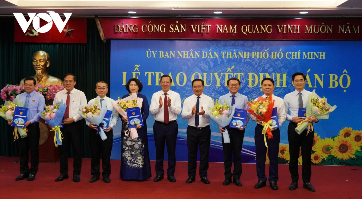 tp. hcm trao quyết định bổ nhiệm nhân sự lãnh đạo cho 7 sở mới thành lập hình ảnh 3 tp. hcm trao quyet dinh bo nhiem nhan su lanh dao cho 7 so moi thanh lap hinh anh 3