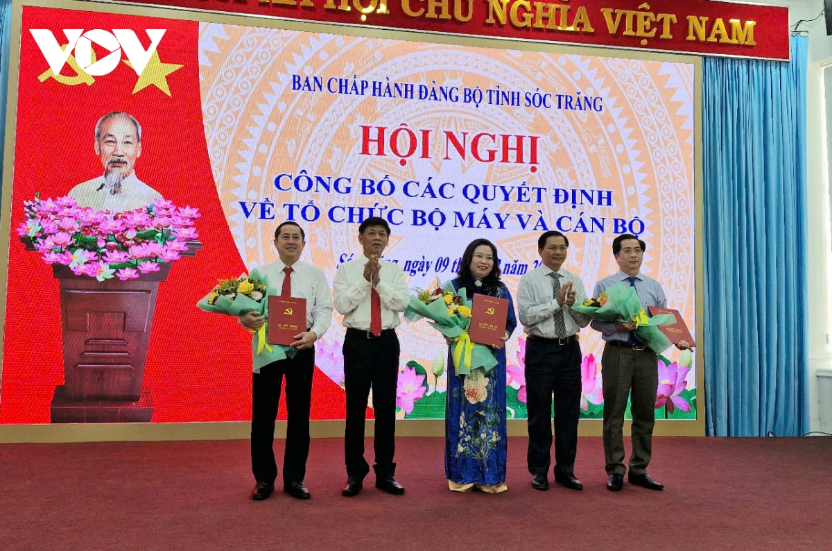 sóc trăng công bố các quyết định về tổ chức bộ máy và cán bộ hình ảnh 2 soc trang cong bo cac quyet dinh ve to chuc bo may va can bo hinh anh 2