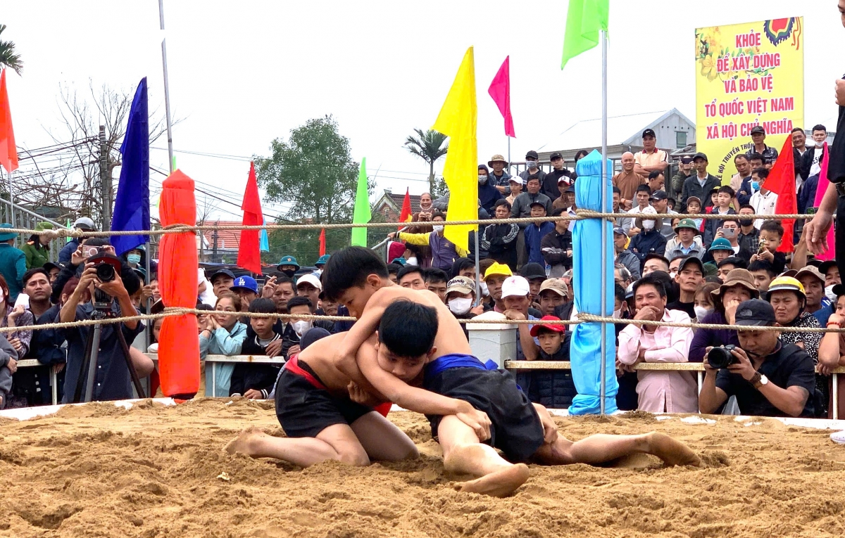 sôi động không khí lễ hội đầu xuân ở huế hình ảnh 6 soi dong khong khi le hoi dau xuan o hue hinh anh 6
