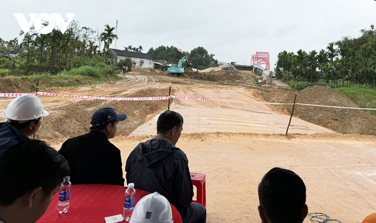 cưỡng chế thửa đất cuối cùng từng cản trở tiến độ thi công cầu trà khúc 3 hình ảnh 2 cuong che thua dat cuoi cung tung can tro tien do thi cong cau tra khuc 3 hinh anh 2