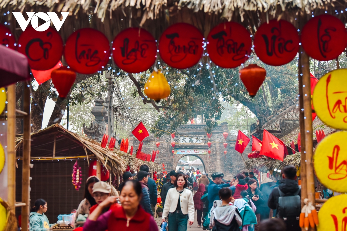 Doc dao phong tuc an tet lai tai lang nghe gio cha Uoc le hinh anh 1