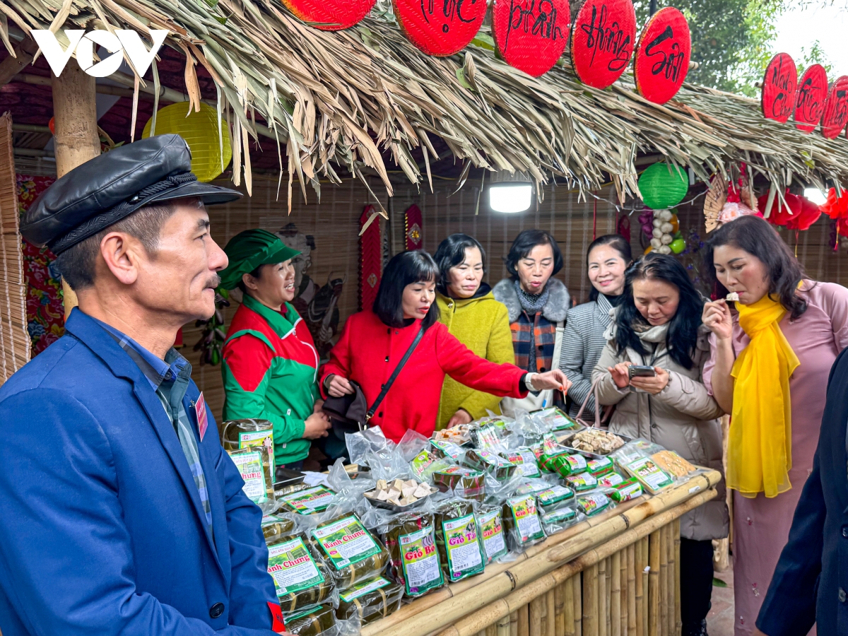 Doc dao phong tuc an tet lai tai lang nghe gio cha Uoc le hinh anh 8