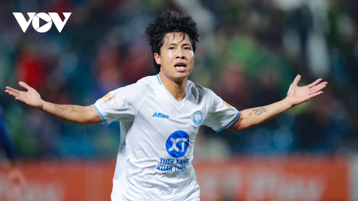 Bảng xếp hạng V-League mới nhất: Nam Định vươn lên dẫn đầu