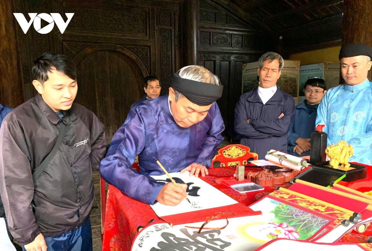 ha neu, khai an tang chu dau xuan cho du khach va nguoi dan tai hue hinh anh 5