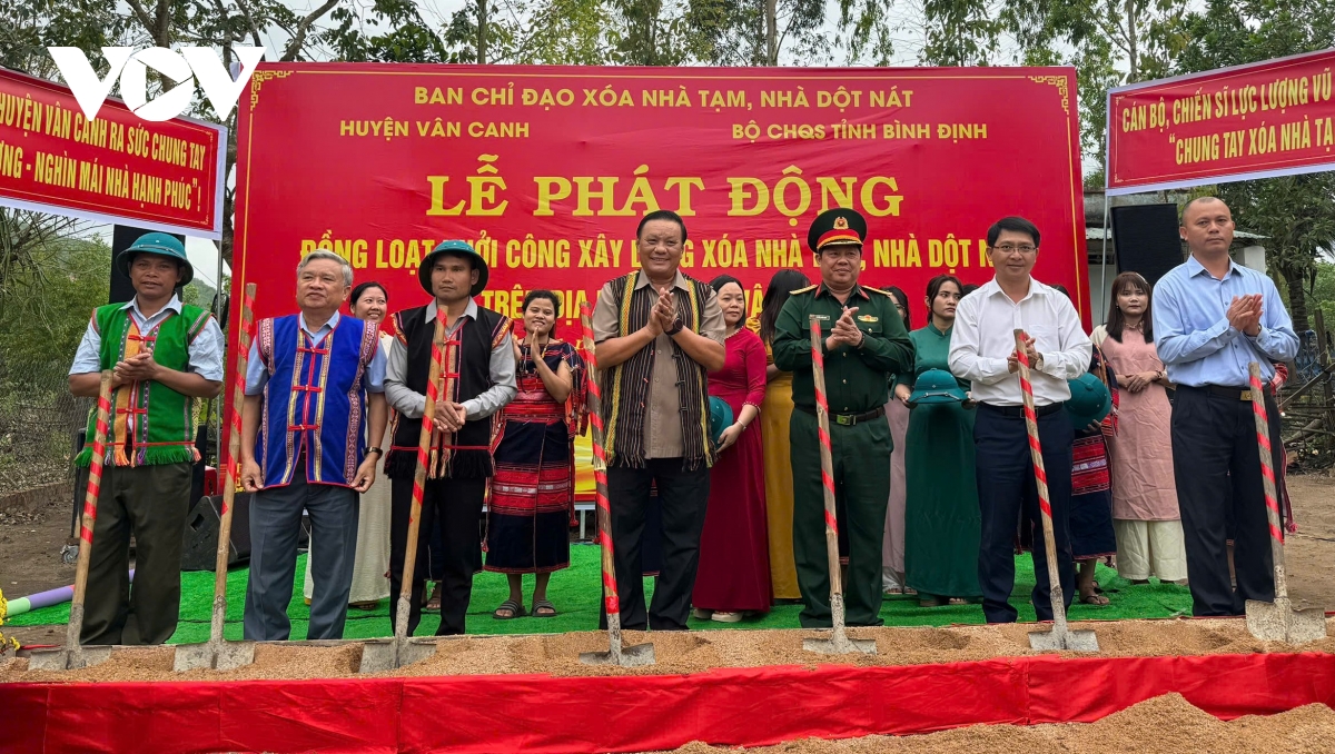bình Định đồng loạt khởi công xây nhà hỗ trợ hộ khó khăn và gia đình chính sách hình ảnh 4 binh Dinh dong loat khoi cong xay nha ho tro ho kho khan va gia dinh chinh sach hinh anh 4