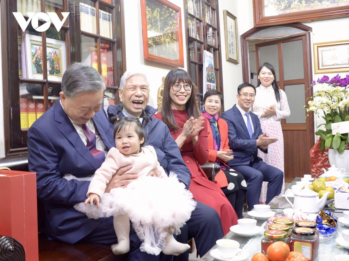 Tổng Bí thư tưởng nhớ cố Thủ tướng Phạm Văn Đồng, thăm Trung tướng Đặng Quân Thụy