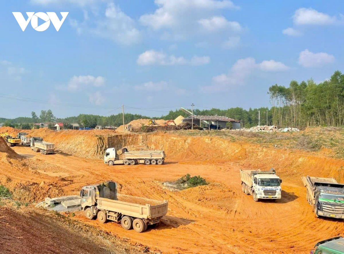 quảng bình bàn giao đủ mặt bằng sạch, nhà thầu tăng tốc thi công cao tốc bắc-nam hình ảnh 7 quang binh ban giao du mat bang sach, nha thau tang toc thi cong cao toc bac-nam hinh anh 7