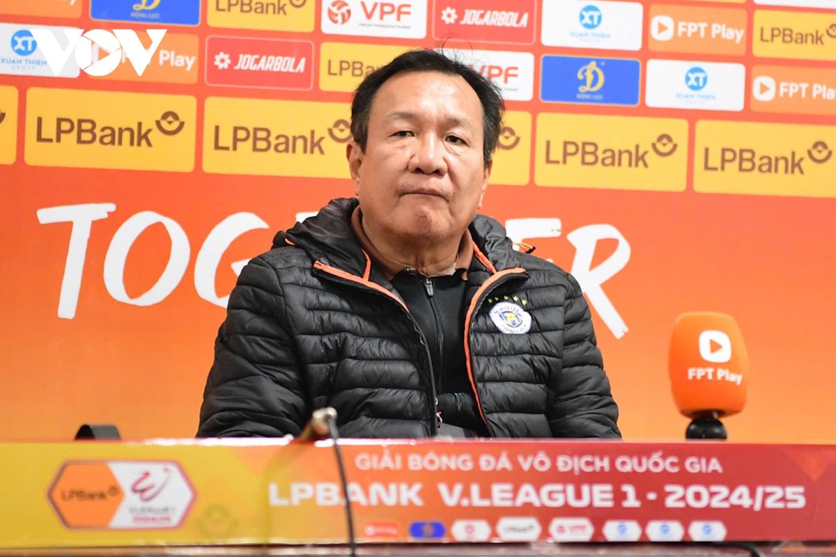 ha noi fc thua nam Dinh, hlv hoang van phuc noi trong tai nang tay voi tuan hai hinh anh 1