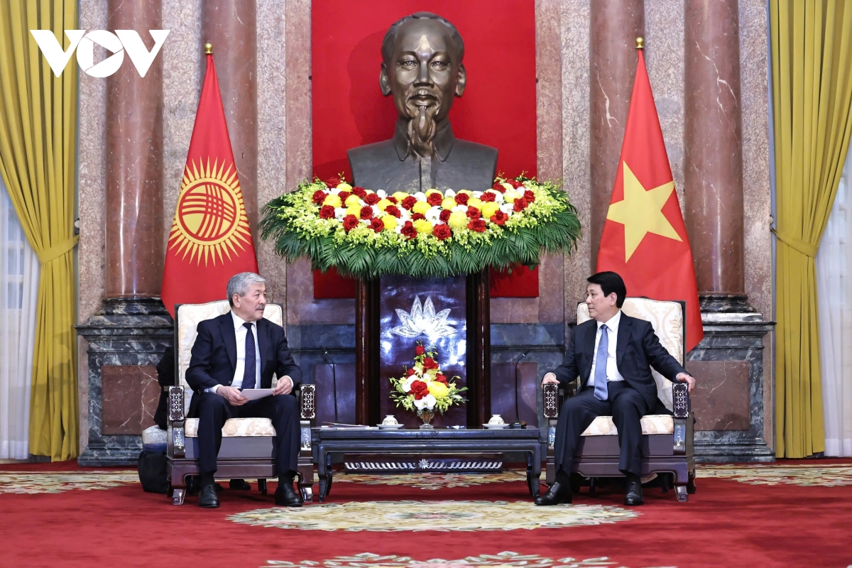chủ tịch nước lương cường tiếp thủ tướng kyrgyzstan adylbek kasymaliev hình ảnh 1 chu tich nuoc luong cuong tiep thu tuong kyrgyzstan adylbek kasymaliev hinh anh 1