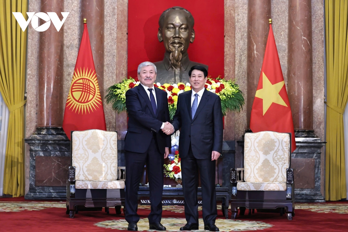 chủ tịch nước lương cường tiếp thủ tướng kyrgyzstan adylbek kasymaliev hình ảnh 2 chu tich nuoc luong cuong tiep thu tuong kyrgyzstan adylbek kasymaliev hinh anh 2