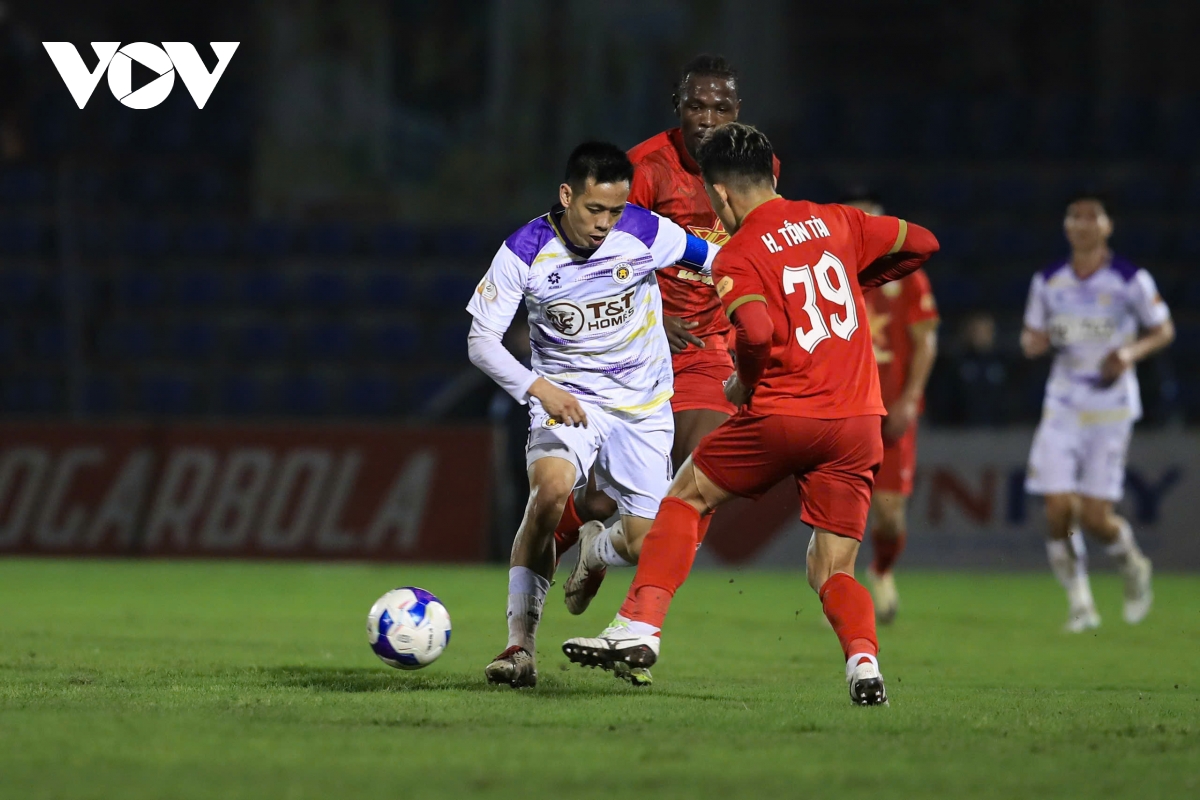 Kết quả vòng 16 V-League 2024/2025: "Vua hòa" tiếp tục giữ ngôi vương trước Hà Nội FC