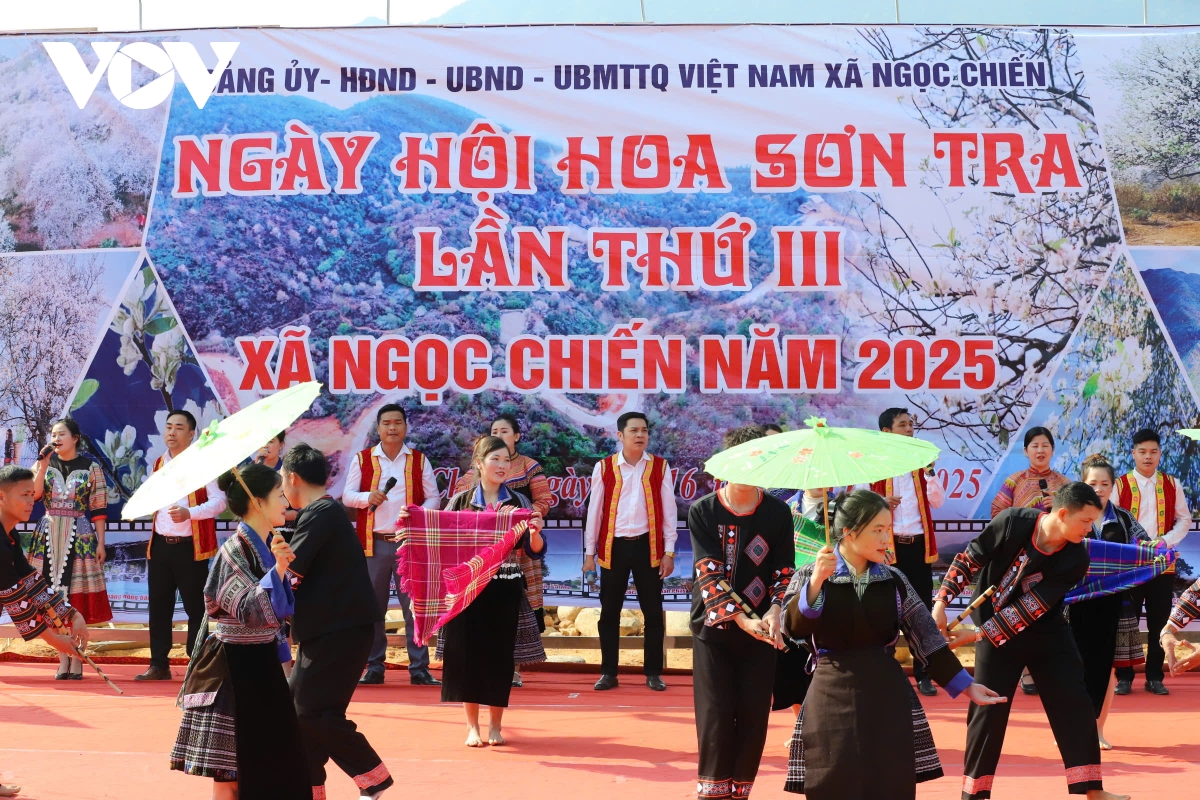 ve mien co tich ngoc chien mua hoa son tra hinh anh 12