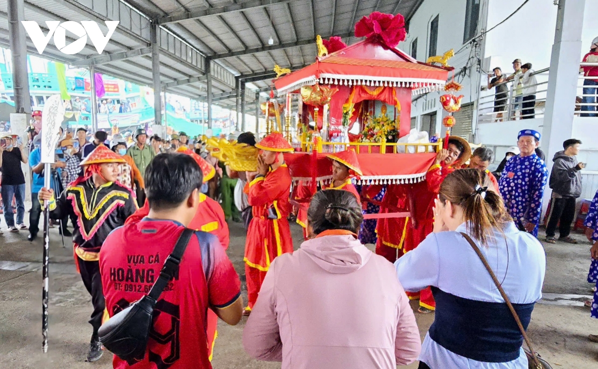 100 năm lễ hội nghinh ông sông Đốc ngư dân ước muốn được mùa cá tôm hình ảnh 1 100 nam le hoi nghinh ong song Doc ngu dan uoc muon duoc mua ca tom hinh anh 1