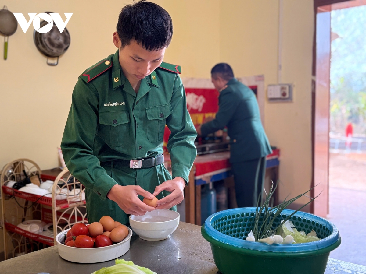 hanh phuc cua nguoi cha nuoi bien phong hinh anh 3