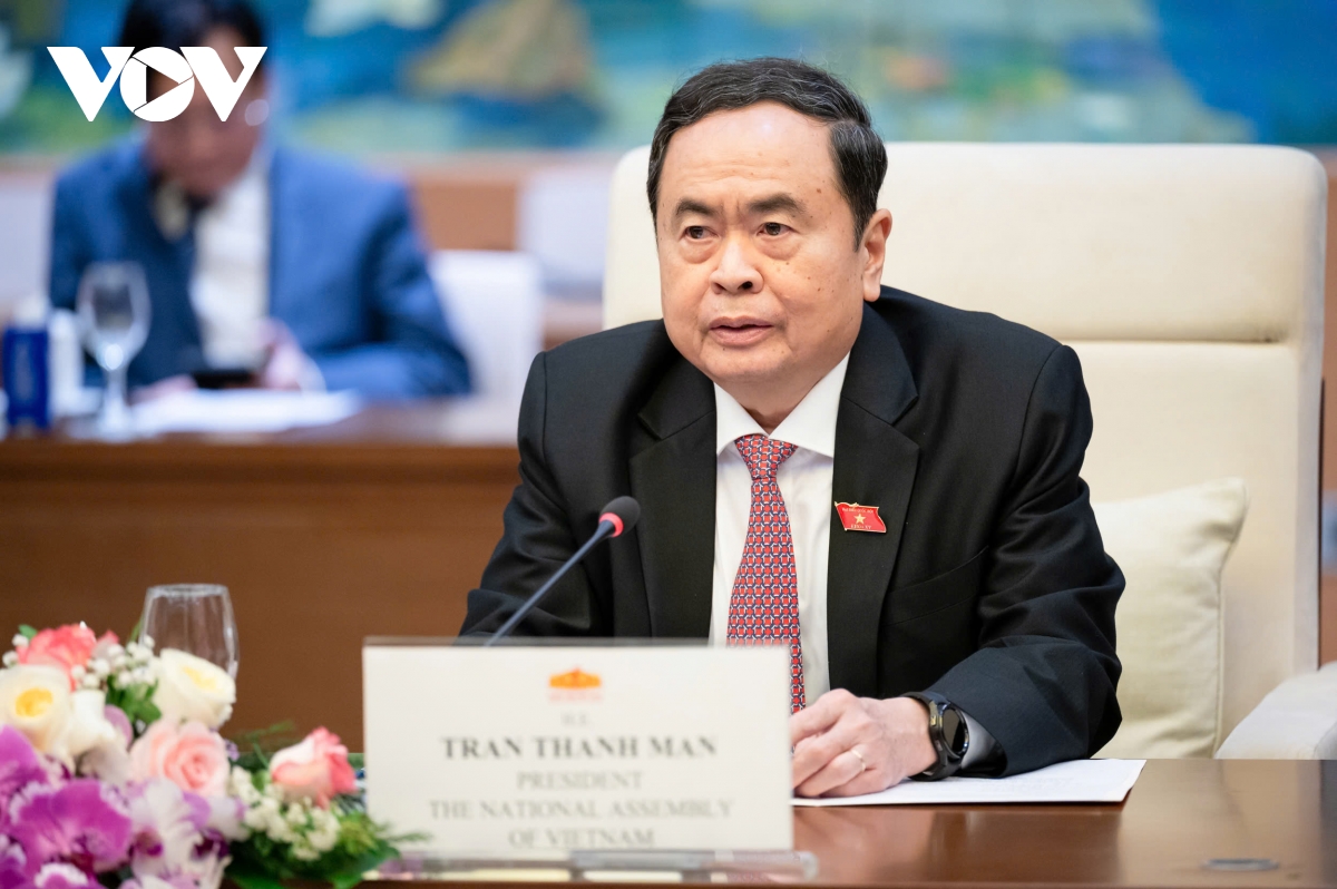 chu tich quoc hoi tran thanh man tiep thuong nghi si hoa ky steven david daines hinh anh 1