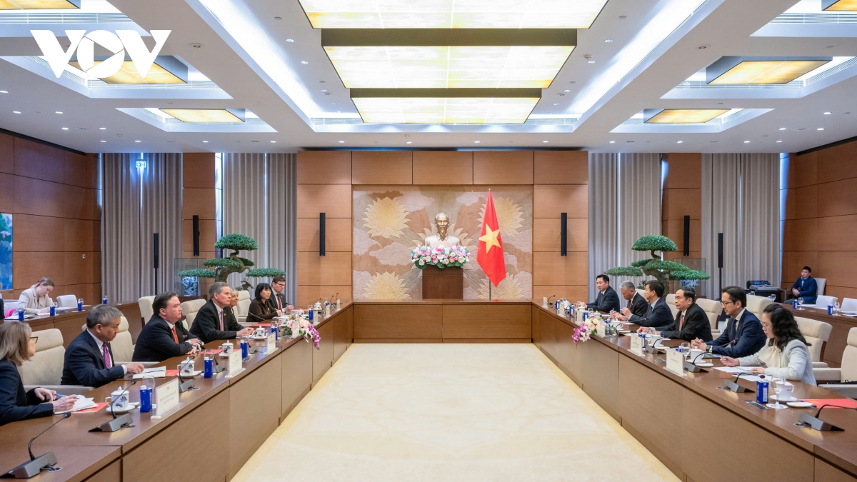 chủ tịch quốc hội trần thanh mẫn tiếp thượng nghị sĩ hoa kỳ steven david daines hình ảnh 4 chu tich quoc hoi tran thanh man tiep thuong nghi si hoa ky steven david daines hinh anh 4