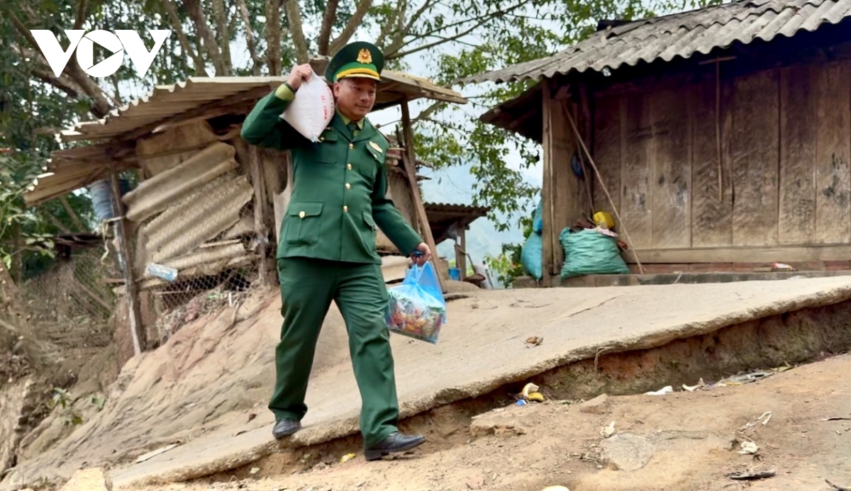 hanh phuc cua nguoi cha nuoi bien phong hinh anh 8