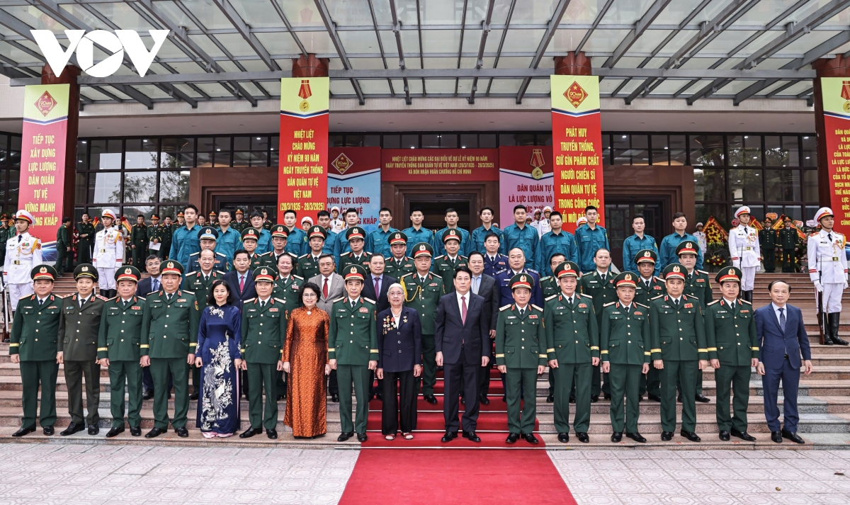 chủ tịch nước lương cường dự lễ kỷ niệm 90 năm ngày truyền thống dân quân tự vệ hình ảnh 6 chu tich nuoc luong cuong du le ky niem 90 nam ngay truyen thong dan quan tu ve hinh anh 6