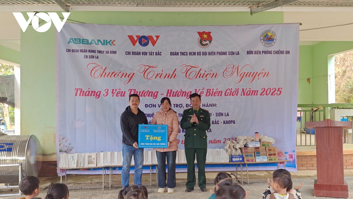 sơn la tháng 3 yêu thương, hướng về biên giới hình ảnh 2 son la thang 3 yeu thuong, huong ve bien gioi hinh anh 2